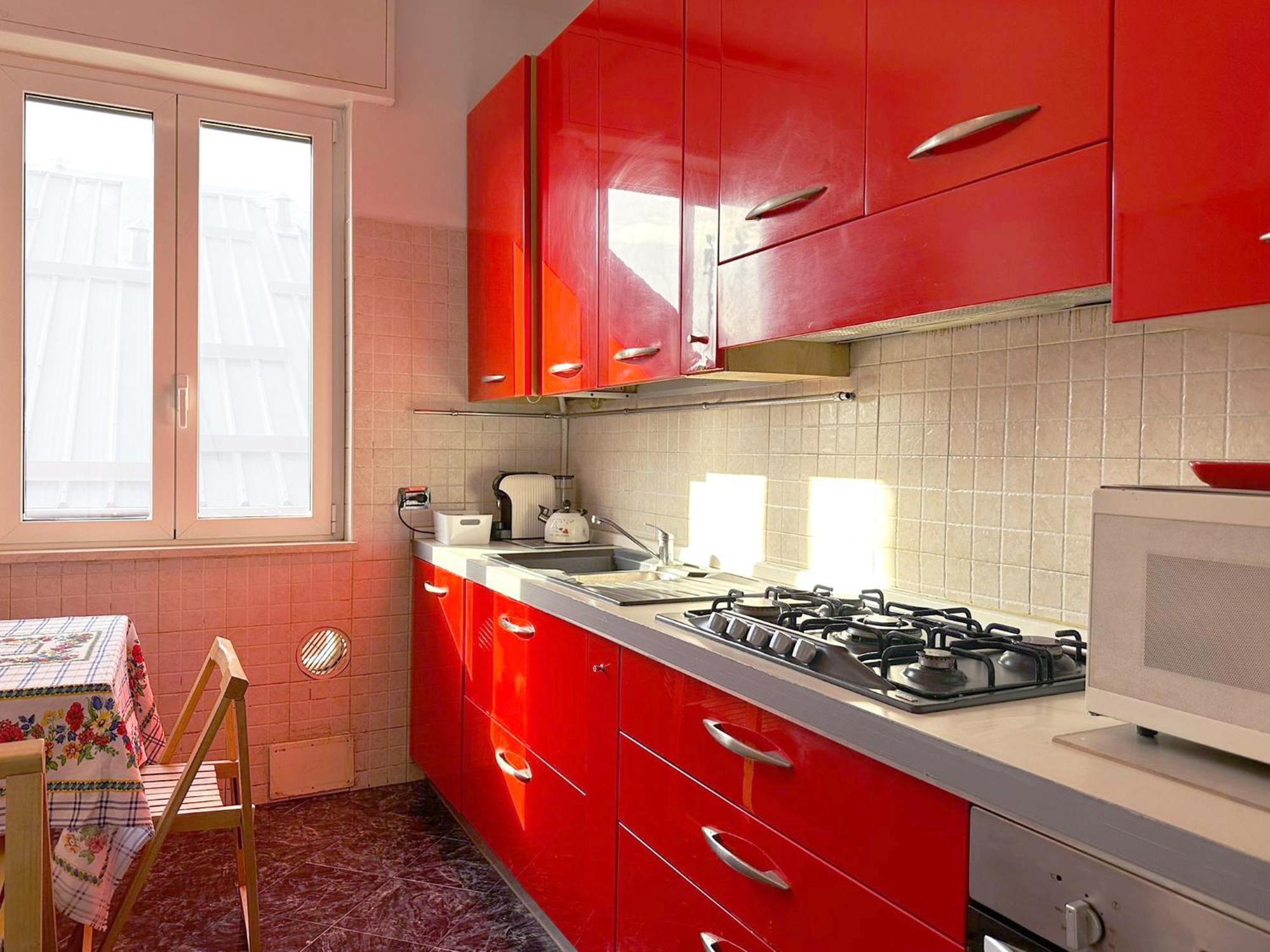 Red House - Beautiful - Metro M1 Apartment