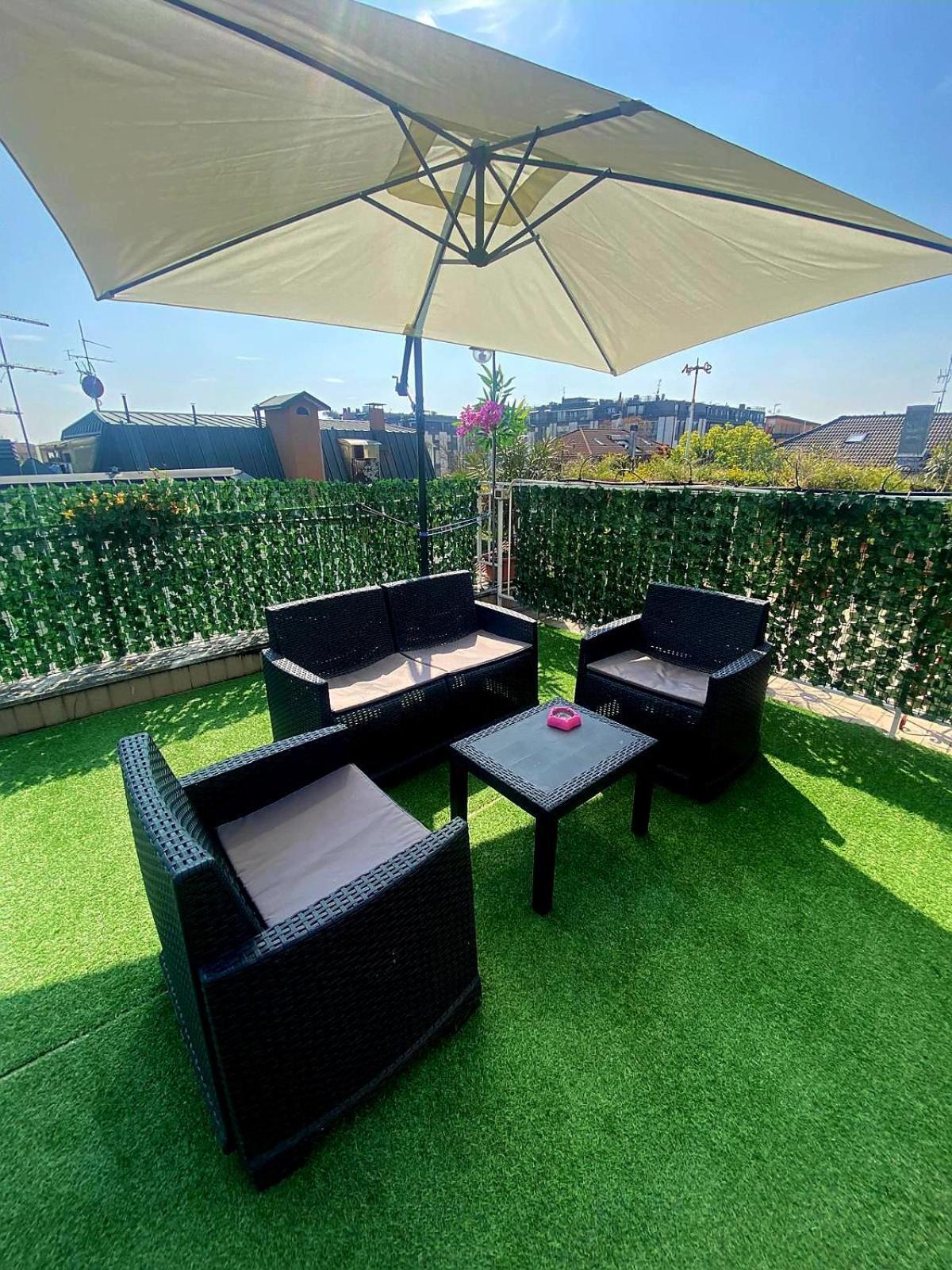 Red House - Beautiful - Metro M1 Apartment Mailand